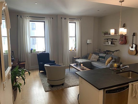 5th image of 4 Beacon Way APT 517