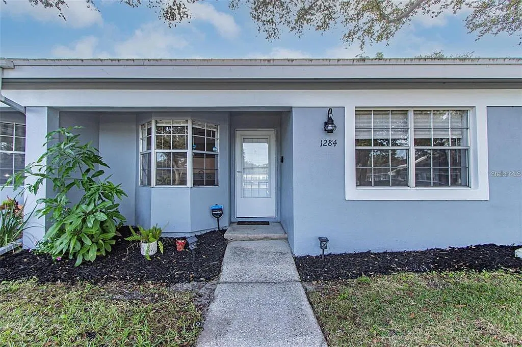 2 bed, 2.0 bath, 939 sqft, $1,975 — Photo 1