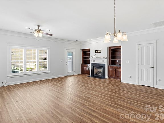 4th image of 13624 Morehouse St