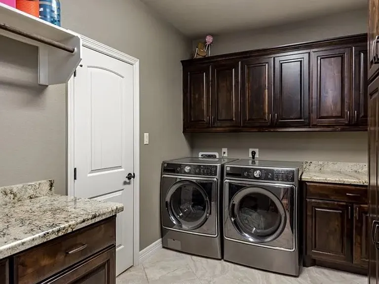 2502 Kimbolton Dr — Photo 10
