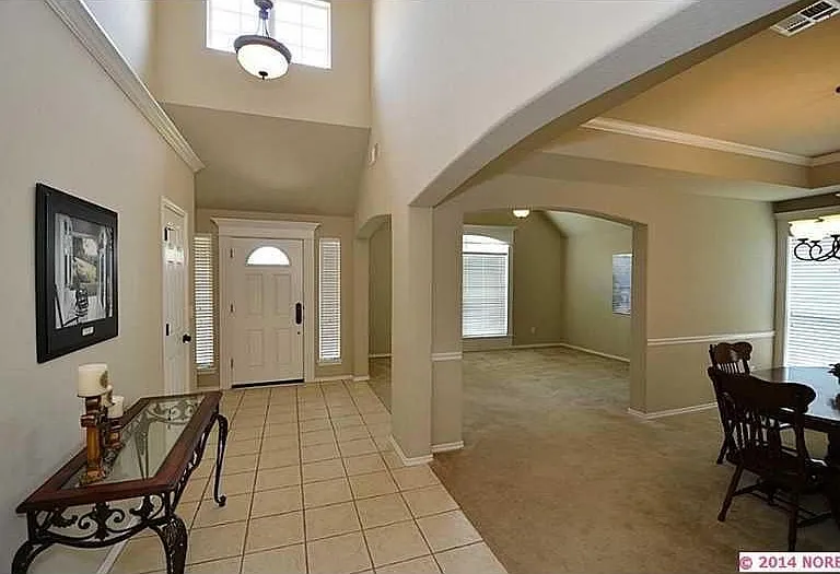 4204 W Kent Ct — Photo 2