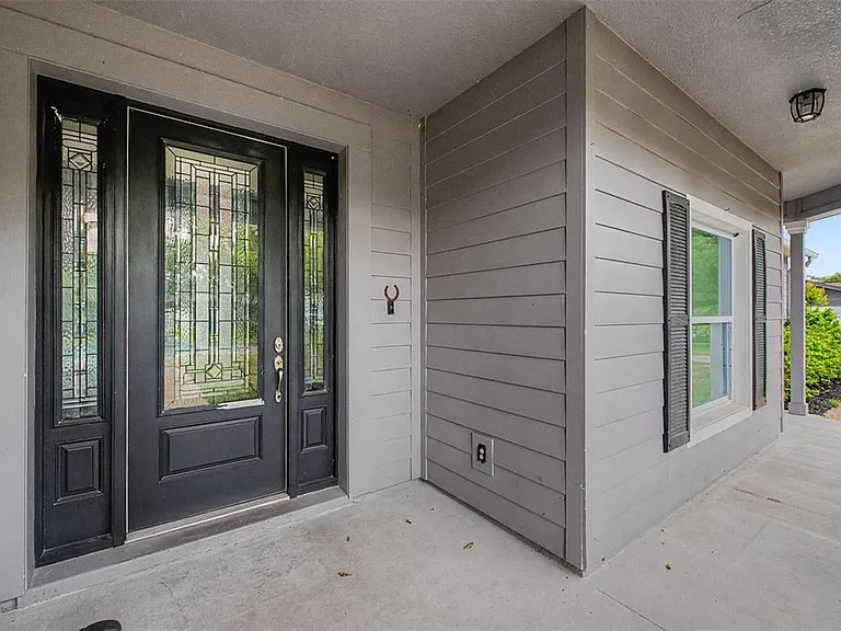 606 Royal Crest Dr — Photo 5