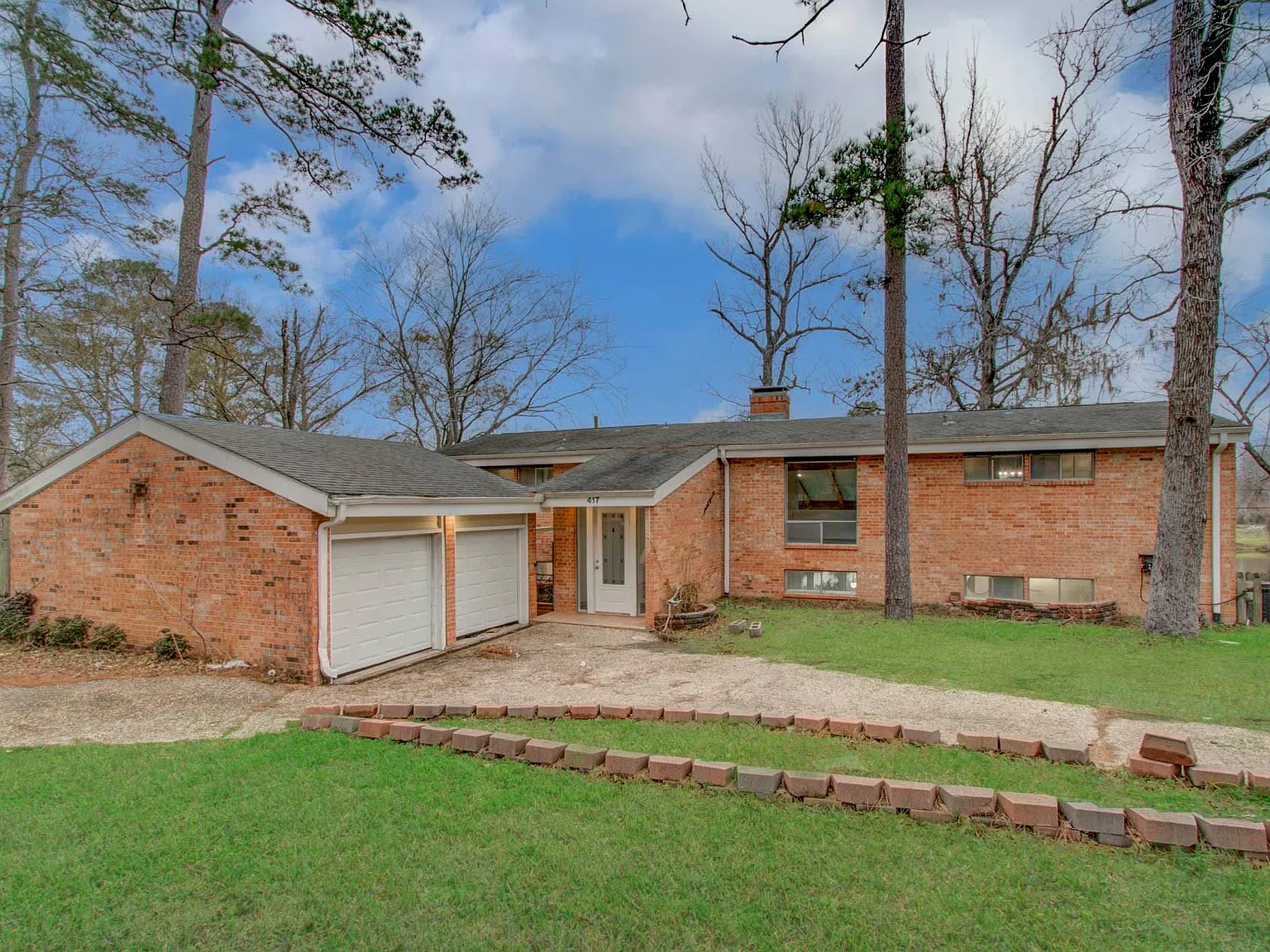 5 bed, 3.5 bath, 3724 sqft, $2,650 — Photo 1
