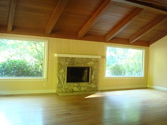 4th image of 11419 Lake Steilacoom Dr SW