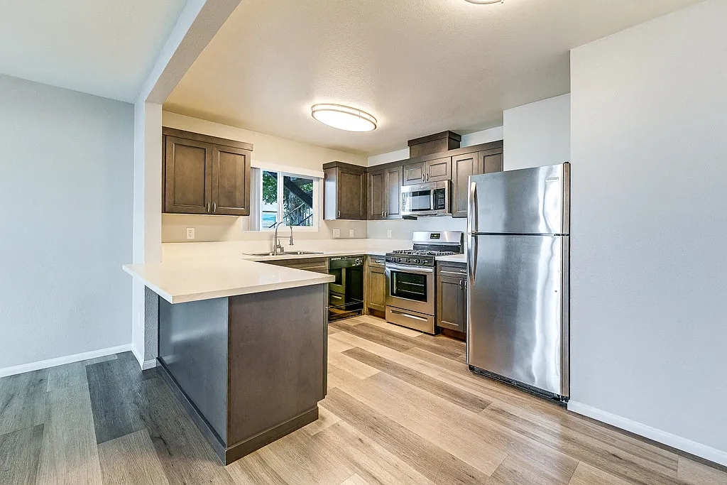 Woodlawn Gardens Apartments — Photo 2