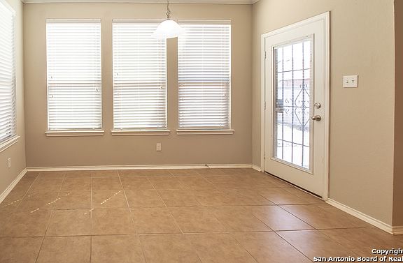 5th image of 4603 Montrose Wood