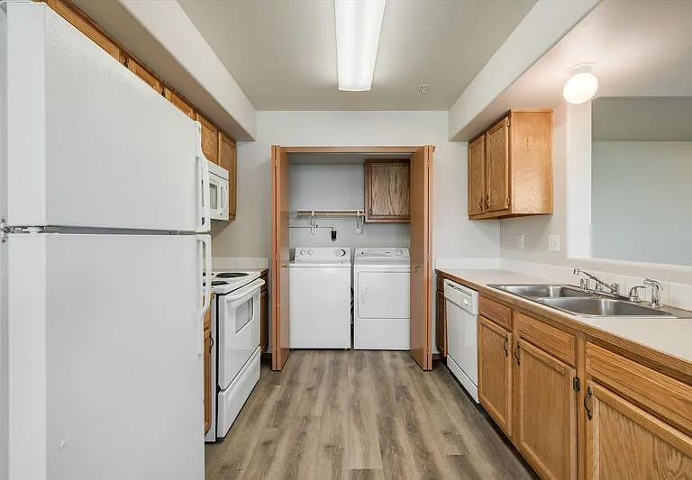 6005 Chapel Hill Blvd #E101 — Photo 6