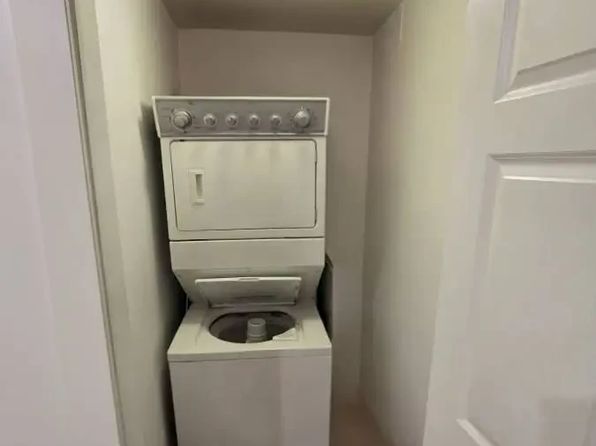 1 bedroom rental in Surrey — photo 3