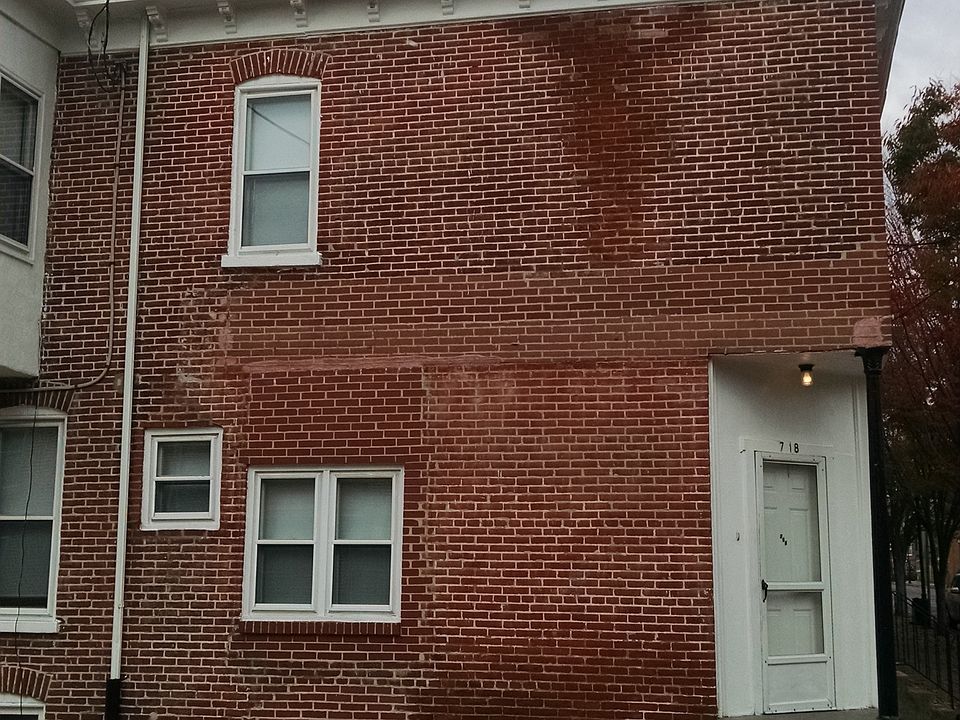 2nd image of 718 E 11th St