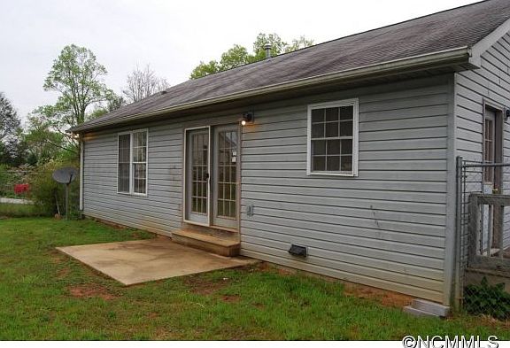 4th image of 215 Fairview Ave