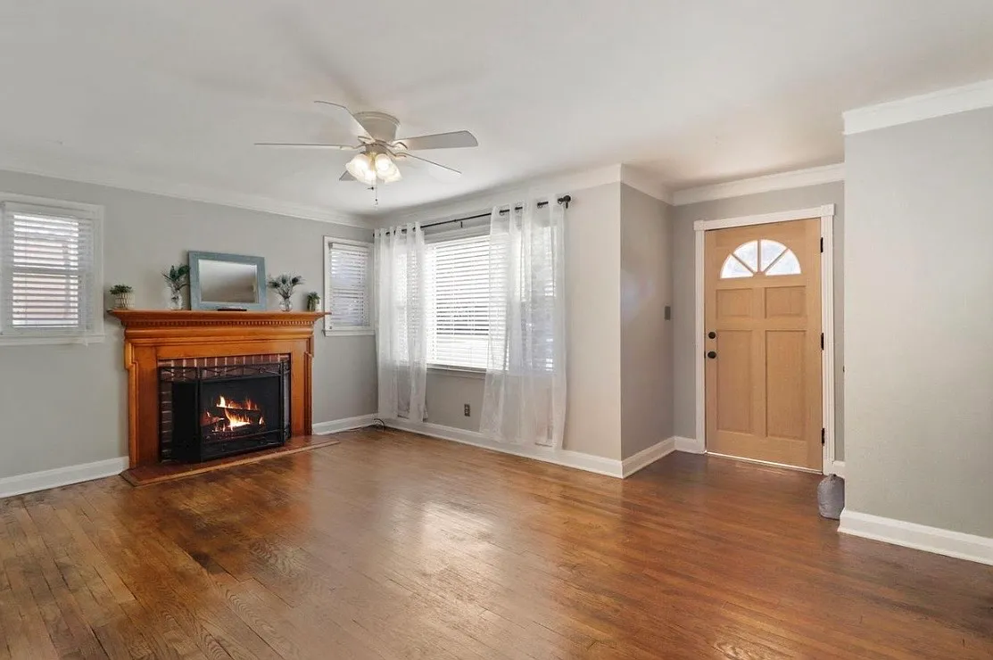 3 bed, 1140 sqft, $2,400 — Photo 4