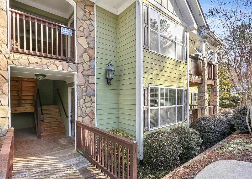 1st image of 1002 Madison Ln SE #1002