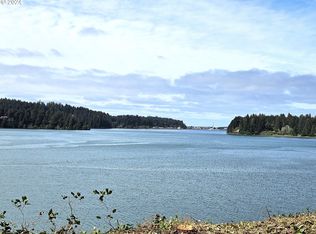 62228 Crown Point Rd, Coos Bay, OR 97420