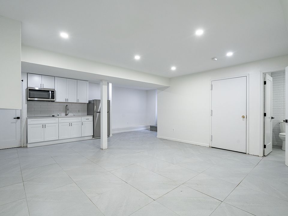 1st image of 718 Clarkson Ave #1L