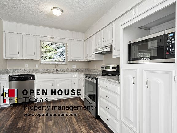 3rd image of 1917 Palo Alto Cir