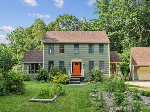 216 Center Road, Gray, ME 04039