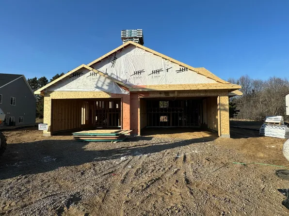 320 21st Ave SW, Cambridge, MN 55008