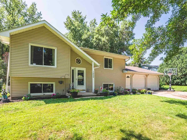 1050 1st St SE, Le Mars, IA 51031