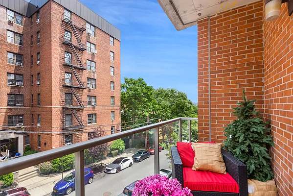 Sold by Compass | media 12