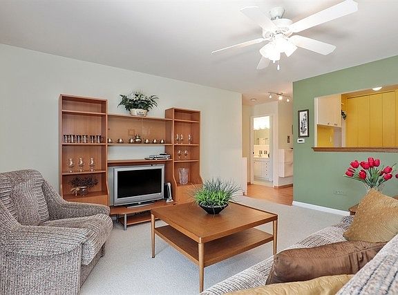 4th image of 4248 Saratoga Ave APT 209
