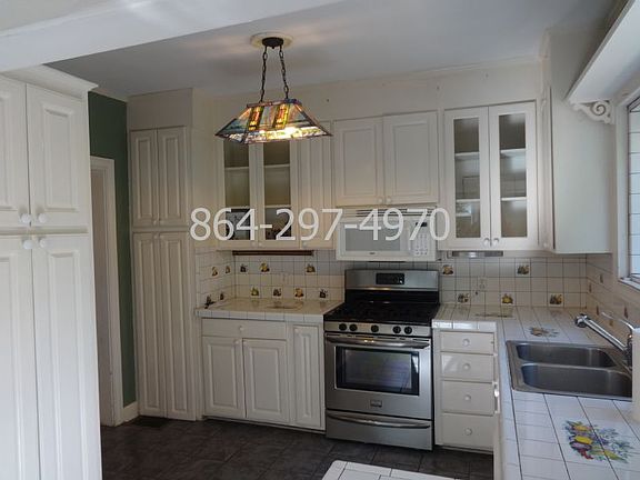 3rd image of 215 E Earle St