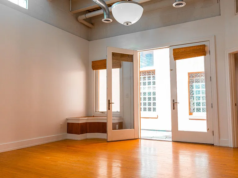 107 1st St S #201 — Photo 10