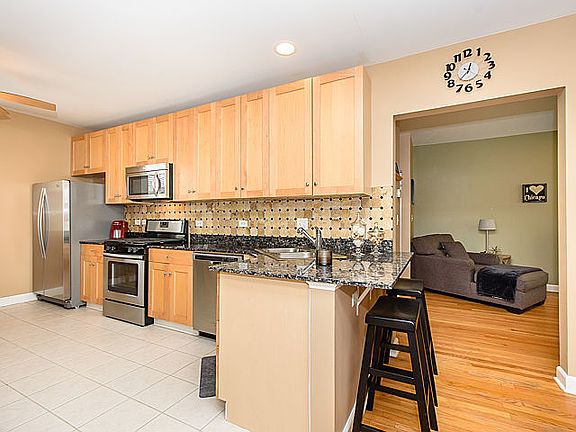 3rd image of 4516 N Ashland Ave APT 2E