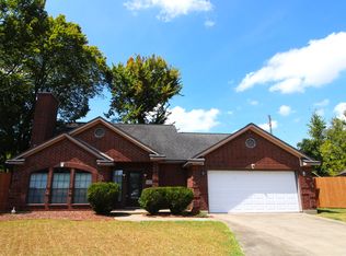 113 Silver Bay Ln, Lake Jackson, TX 77566