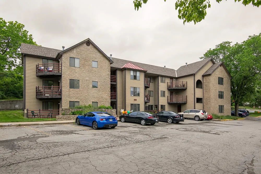Briarwood Apartments — Photo 2
