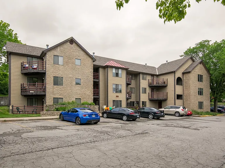 Briarwood Apartments — Photo 1