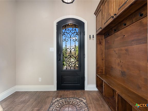 3rd image of 600 Samaripa St