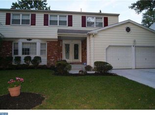 720 Hunters Ln, Mount Laurel, NJ 08054