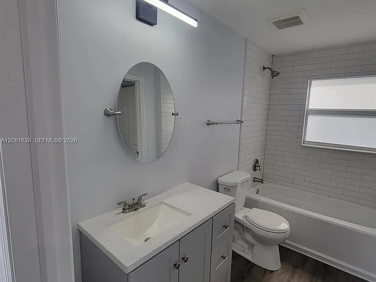 1809 NW 8th Pl — Photo 5
