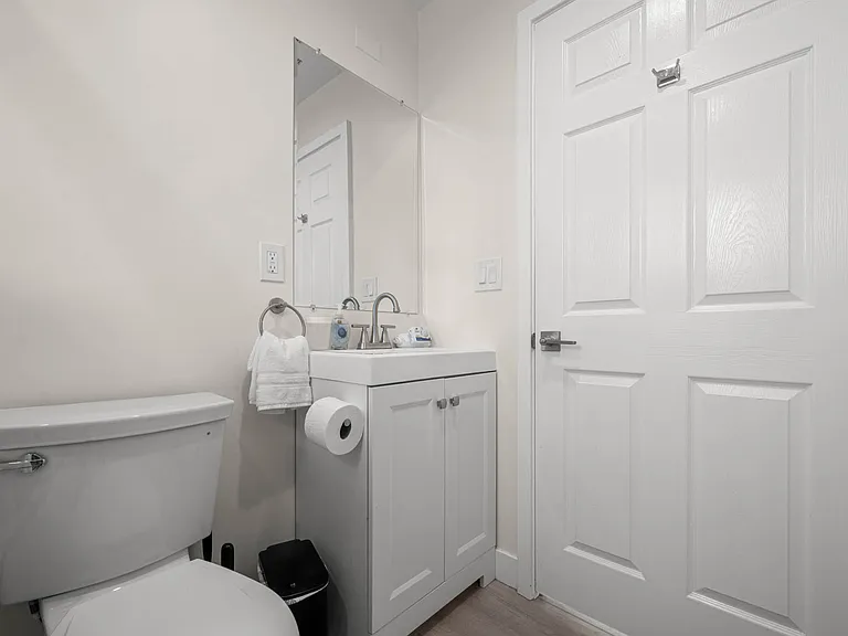 2239 N Niagara St #103 — Photo 9
