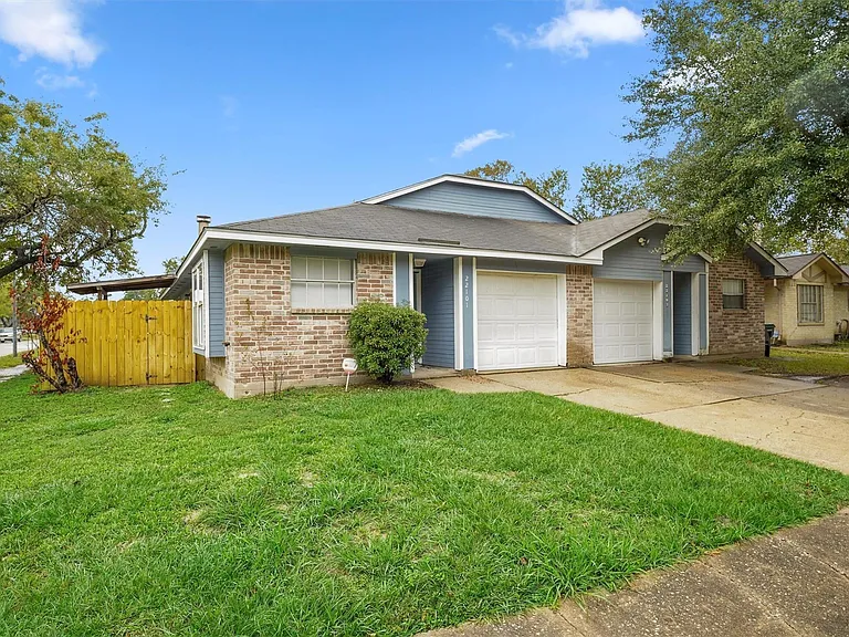 22101 Moss Falls Ln — Photo 3