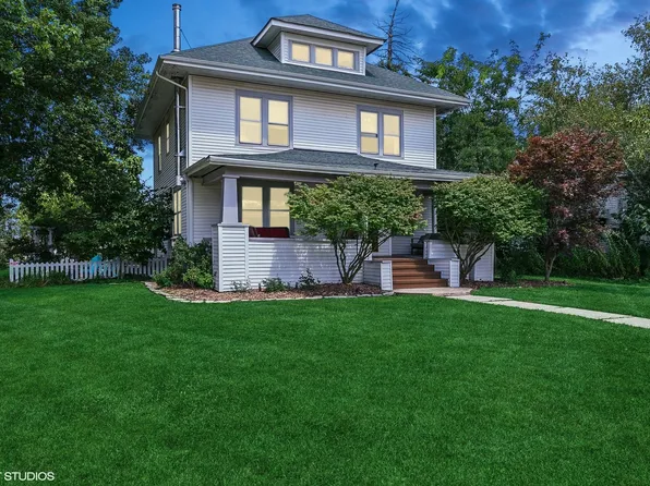 301 E Corning Ave, Peotone, IL 60468