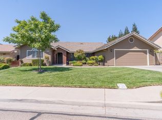 655 S Boyd Dr, Kerman, CA 93630