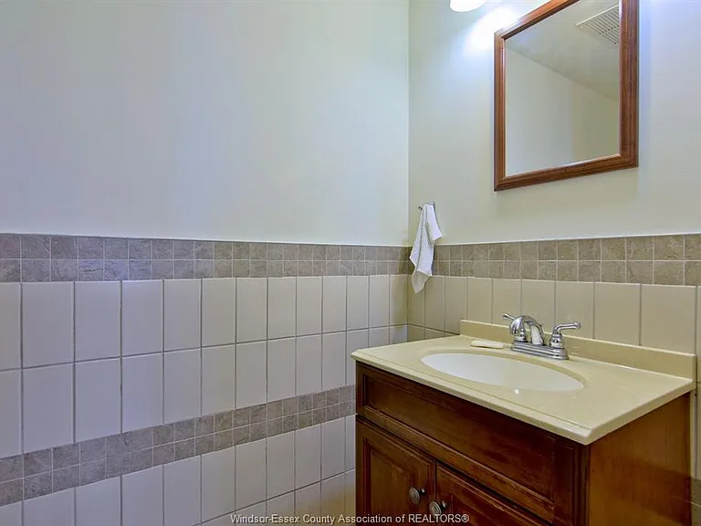 150 Park St W #1812 — Photo 31