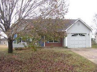 9143 Clubhouse Dr, Riverdale, GA 30274