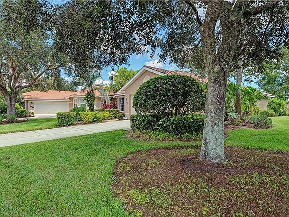 4th image of 3230 Village Ln