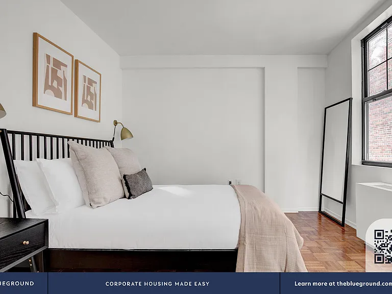 360 W 34th St #Townhouse 10 — Photo 15