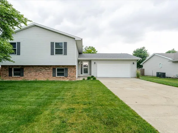 712 Platt Way, Hudson, IL 61748