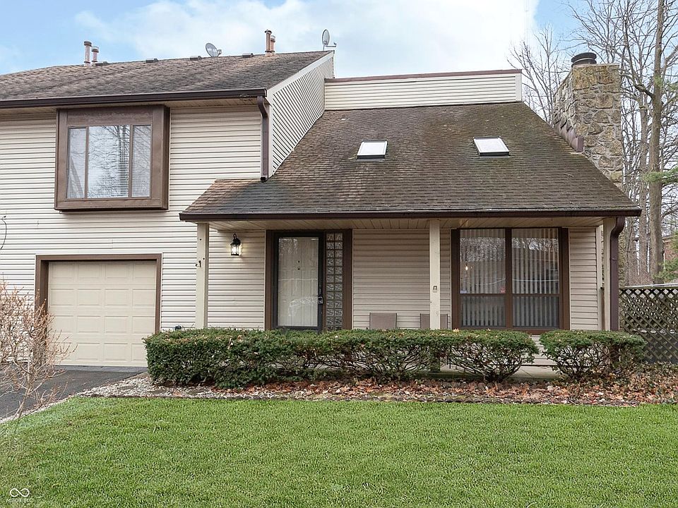 1st image of 2563 Hideaway South Dr