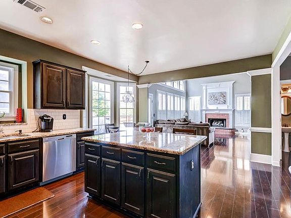 4th image of 605 Bluff Oak Ct