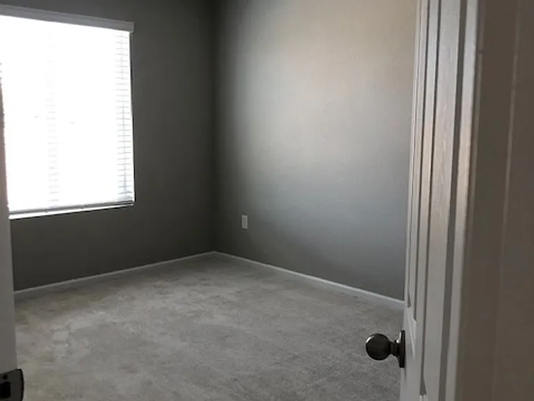 1105 Blue Bell Rd — Photo 12