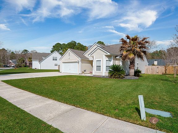3rd image of 122 Thousand Oaks Cir