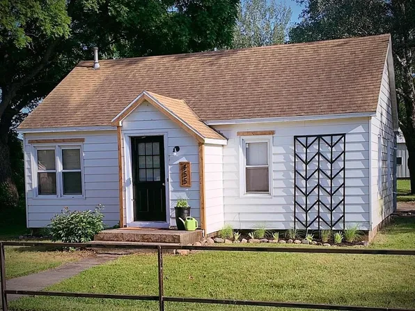 455 Main St, Farnhamville, IA 50538