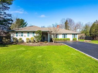 27 Meadow Rue Ln, East Northport, NY 11731