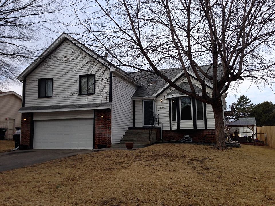 1st image of 1210 Cedarwoods Dr