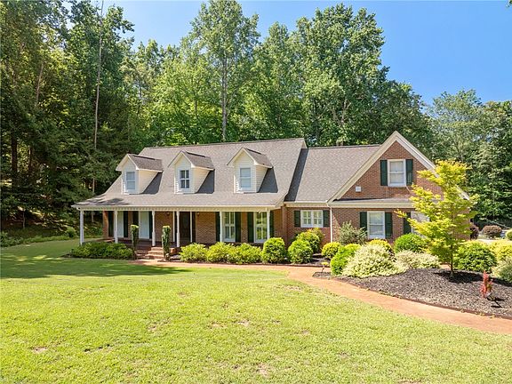 2nd image of 208 Cedar Dale Dr